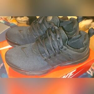 Nike Presto, Boys' Gr. School size 5, blk/blk/blk